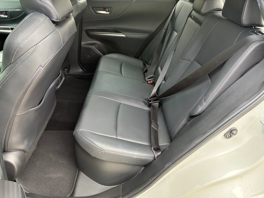 Used 2022 White Toyota XLE image 32