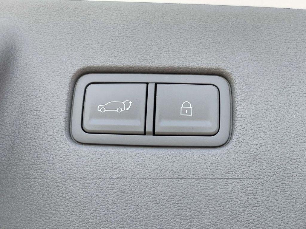 New 2026 White Hyundai Limited AWD image 9