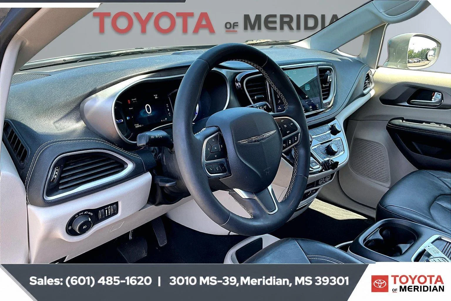 Used 2022 Ceramic Gray Clearcoat Chrysler Hybrid Touring L image 12