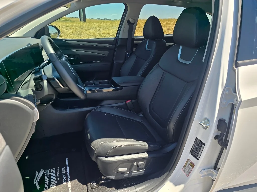 Used 2025 Serenity White Pearl Hyundai Limited image 11