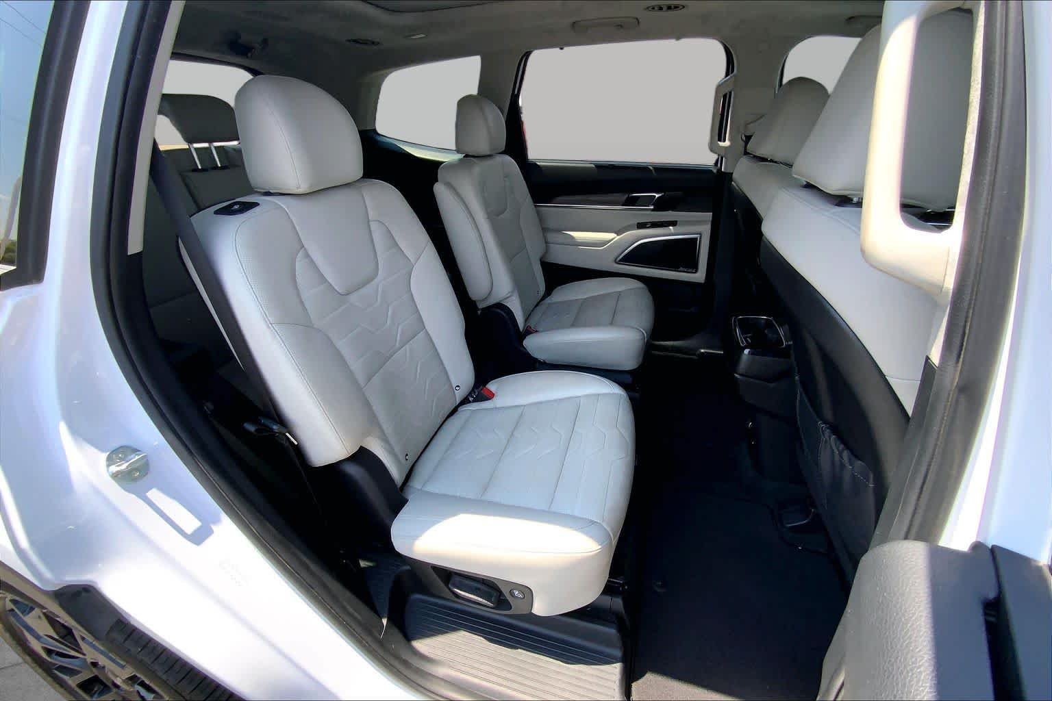 Used 2022 Glacial White Pearl Kia SX image 20