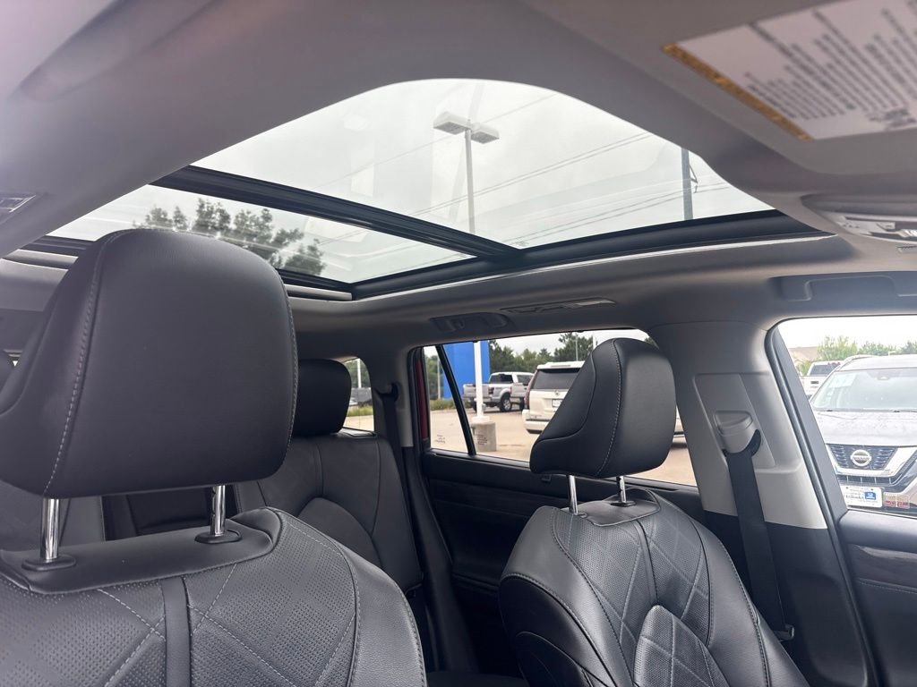 Used 2020 Pearl Toyota Platinum image 30
