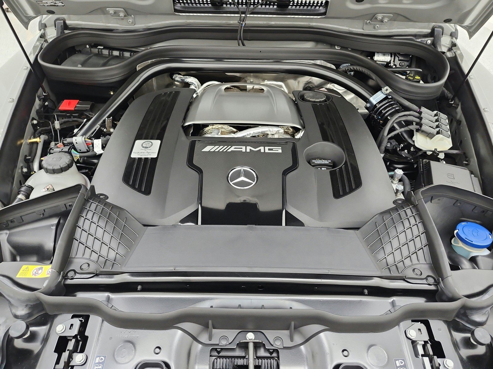New 2026 MANUFAKTUR Arabian Grey Non- Metallic Mercedes-Benz AMG® G 63 SUV image 27