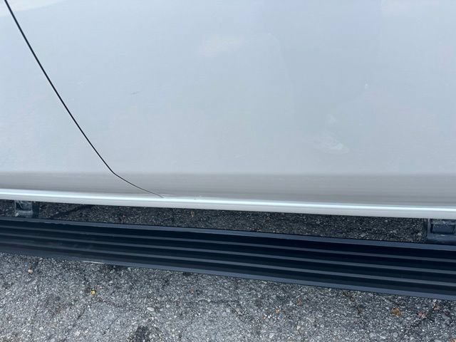 Used 2021 WHITE FROST TRICOAT GMC Denali image 22