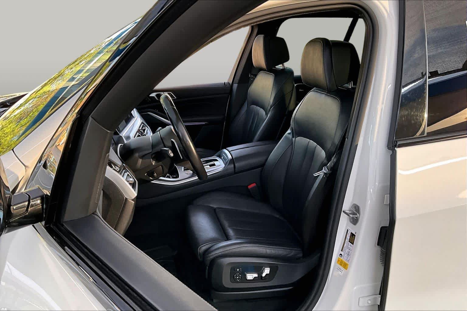 Used 2022 Alpine White BMW sDrive40i image 8
