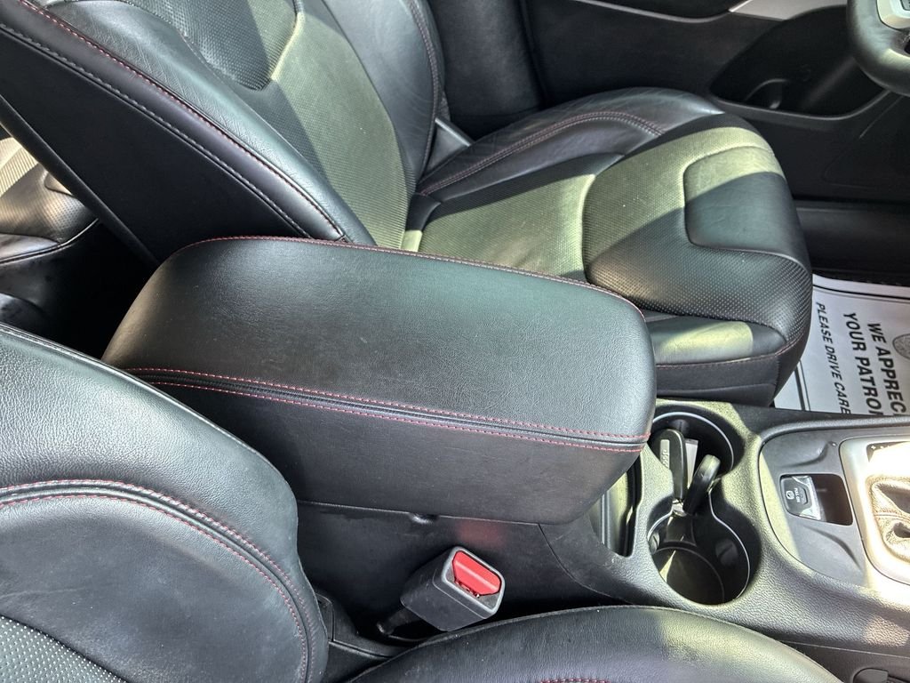 Used 2017 Red Jeep Trailhawk image 21