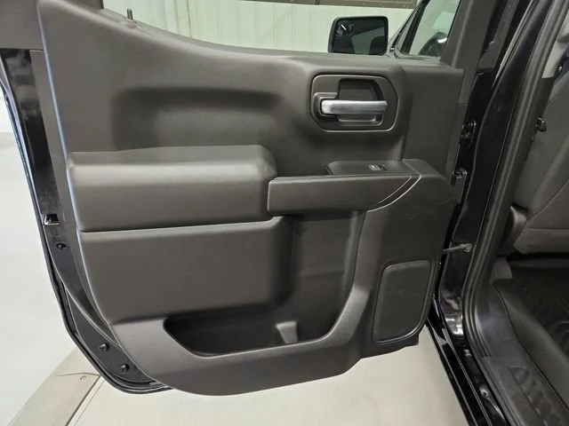 Used 2022 Black Chevrolet Custom image 31