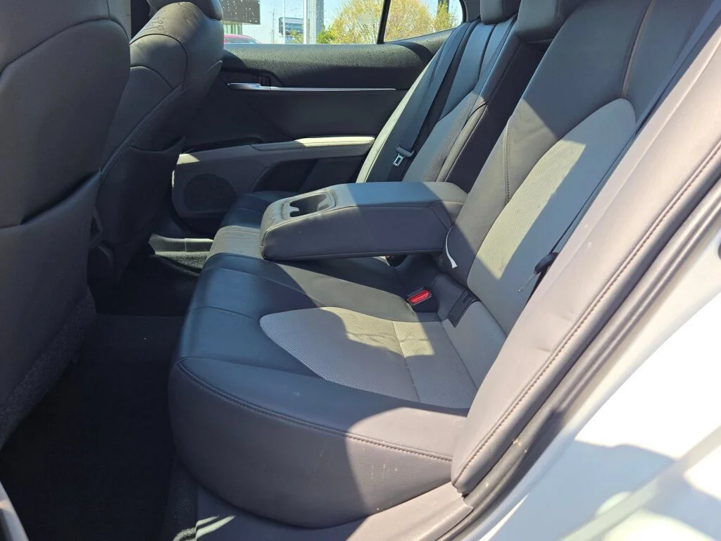 Used 2020 Beige Toyota XLE image 17