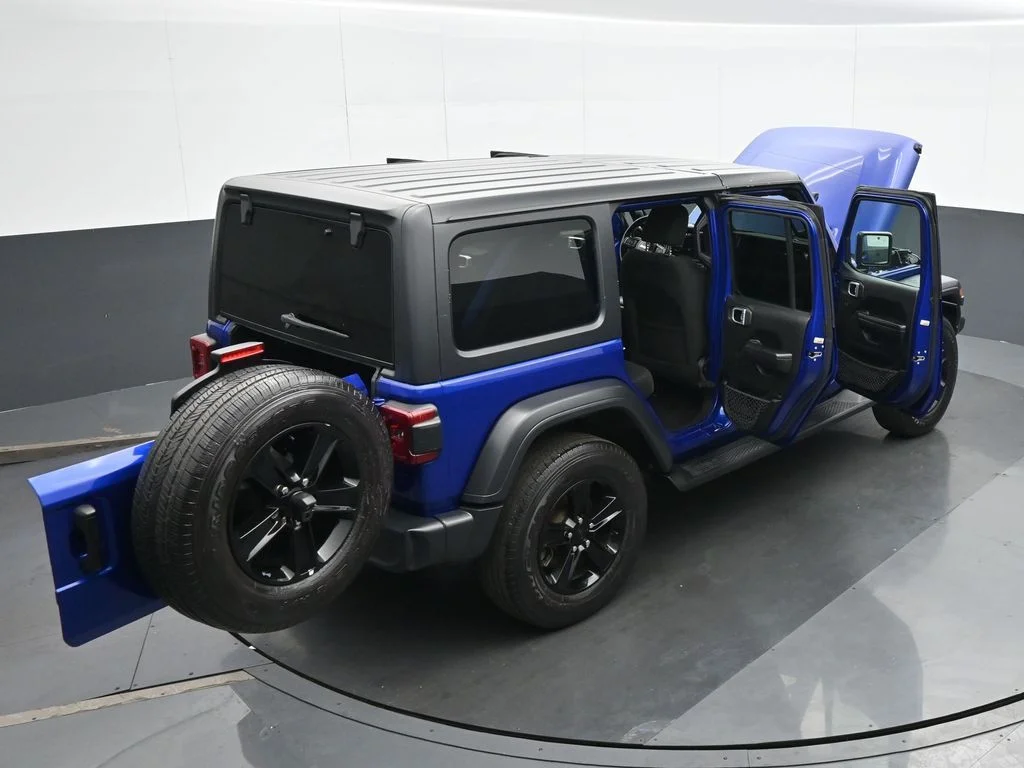 Used 2020 Blue Jeep Unlimited Sport Altitude image 39