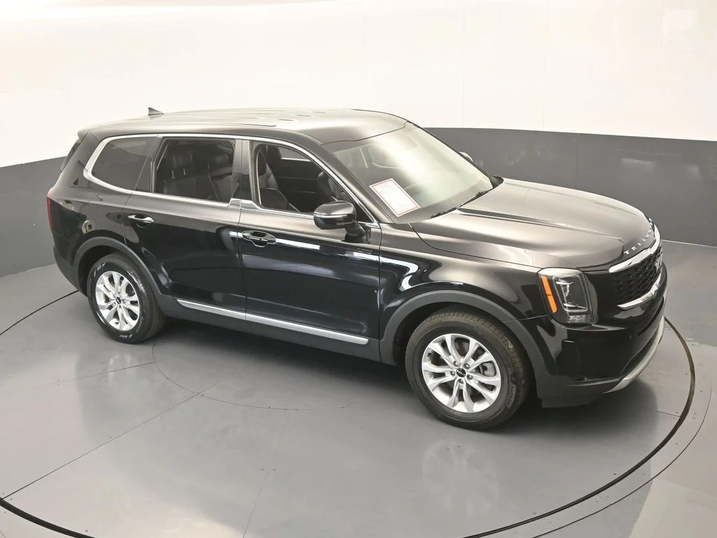 Used 2022 Ebony Black Kia LX image 56