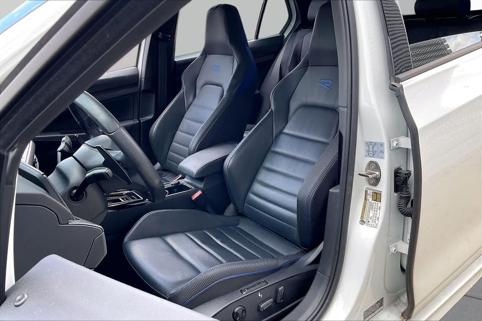 Used 2024 Pure White Volkswagen  image 8