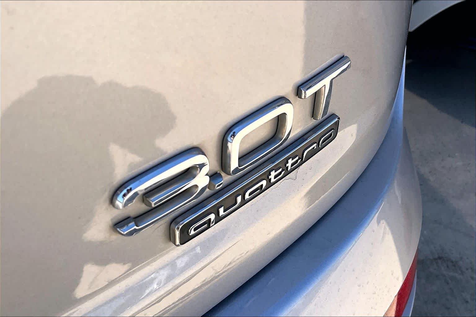 Used 2018 Florett Silver Metallic Audi Prestige image 10