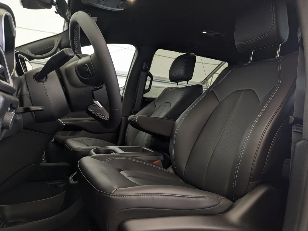 New 2026 Black Chrysler SXT - - FWD - Stow n Go Seats - Power Sliding Doors - Heated Seats - Adaptive Cruise & More! image 14