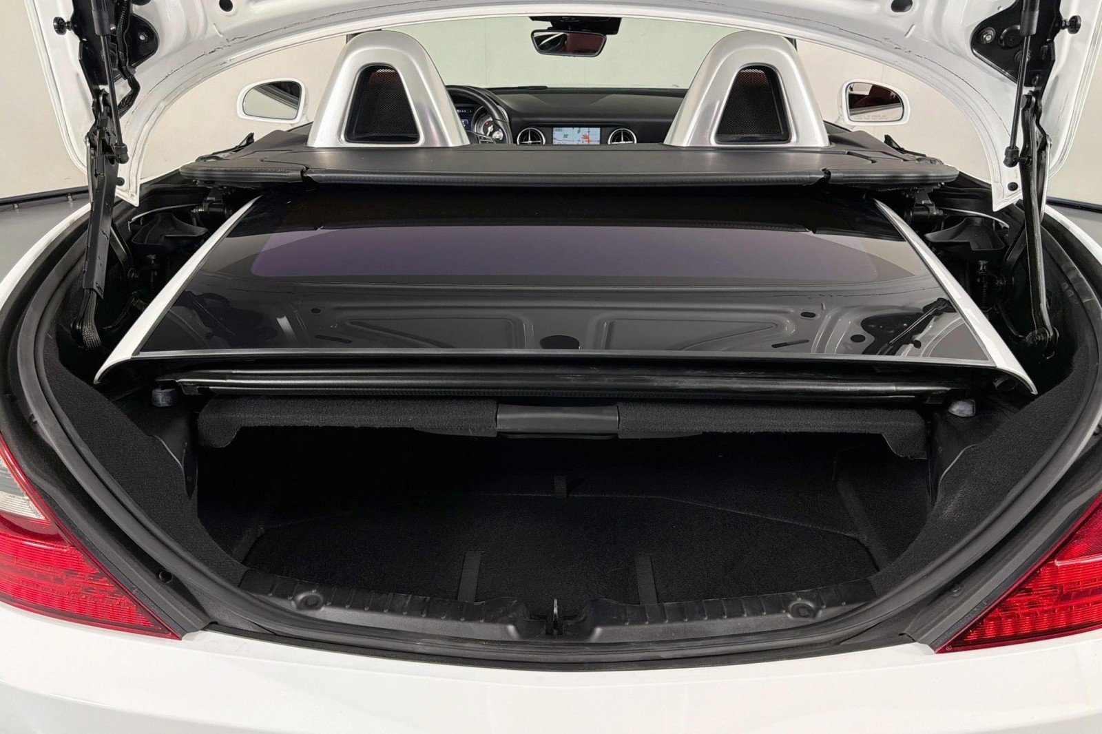 Used 2015 Polar White Mercedes-Benz 250 image 23