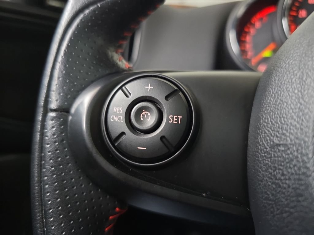 Used 2017 Light White MINI Base image 19