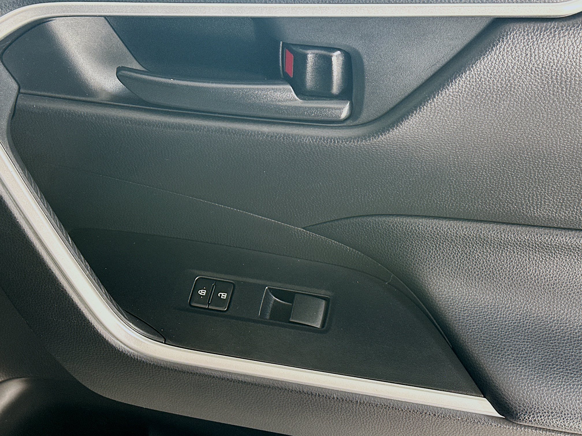 Used 2021 Magnetic Gray Metallic Toyota LE image 28