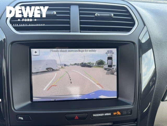 Used 2018 White Platinum Clearcoat Metallic Ford XLT image 17