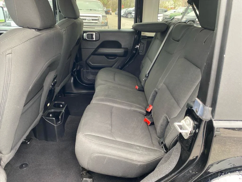 Used 2020 Black Clearcoat Jeep Sahara image 22