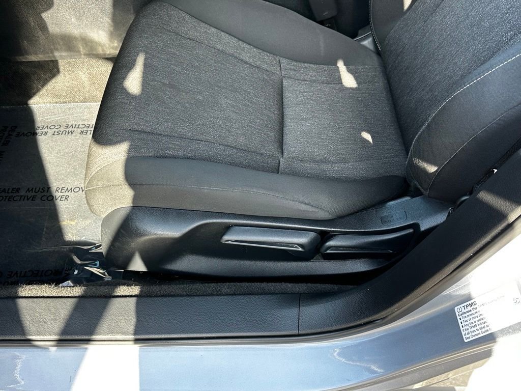 Used 2023 Silver Honda LX image 23
