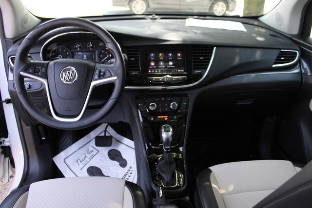 Used 2022 White Frost Tricoat Buick Preferred image 23