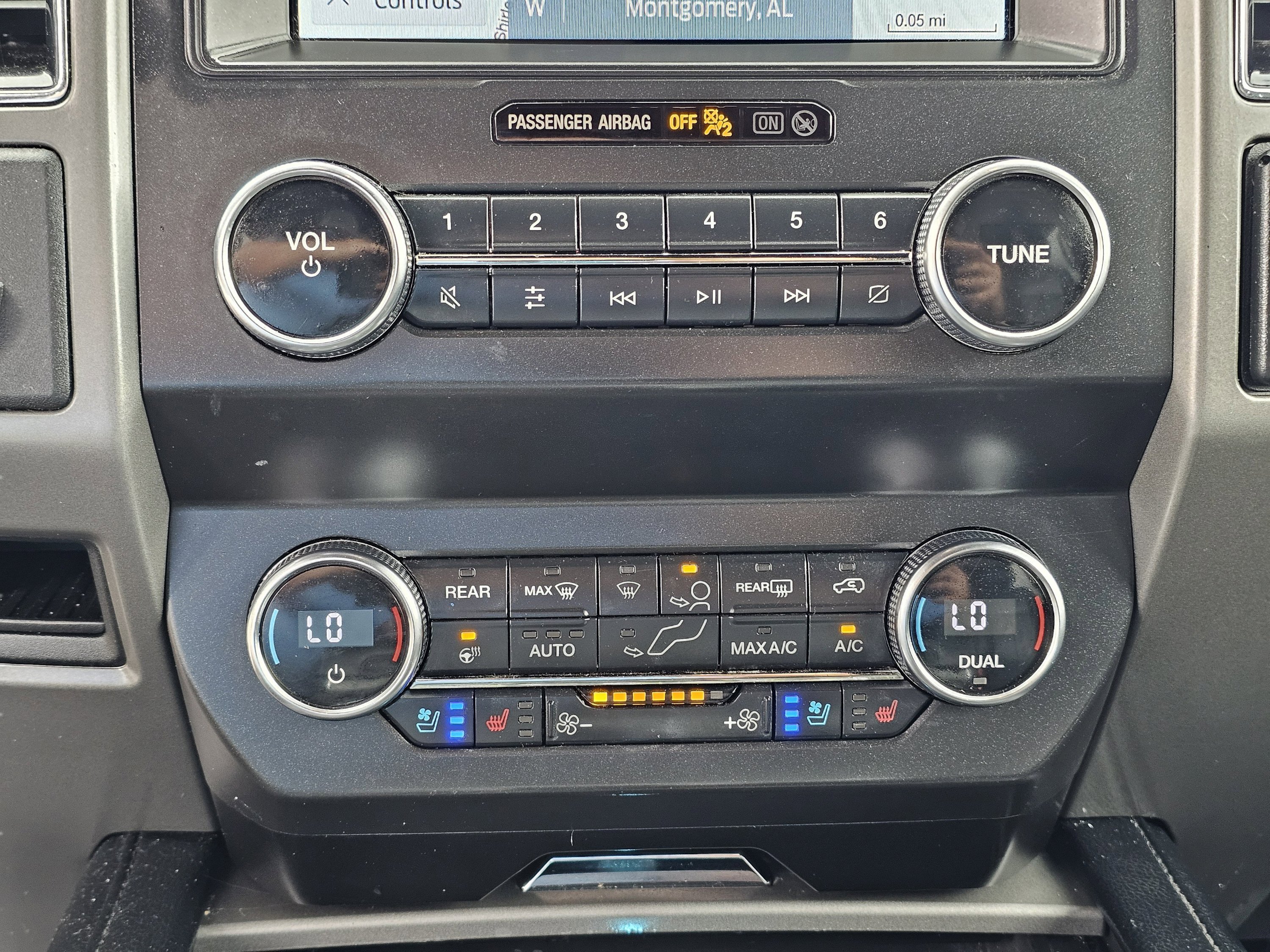 Used 2020 Magnetic Metallic Ford XLT image 28