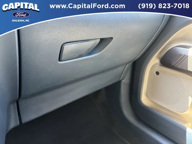 Used 2025 White Ford Lariat image 27
