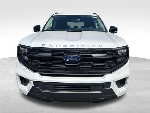 New 2026 Oxford White Ford Active image 9