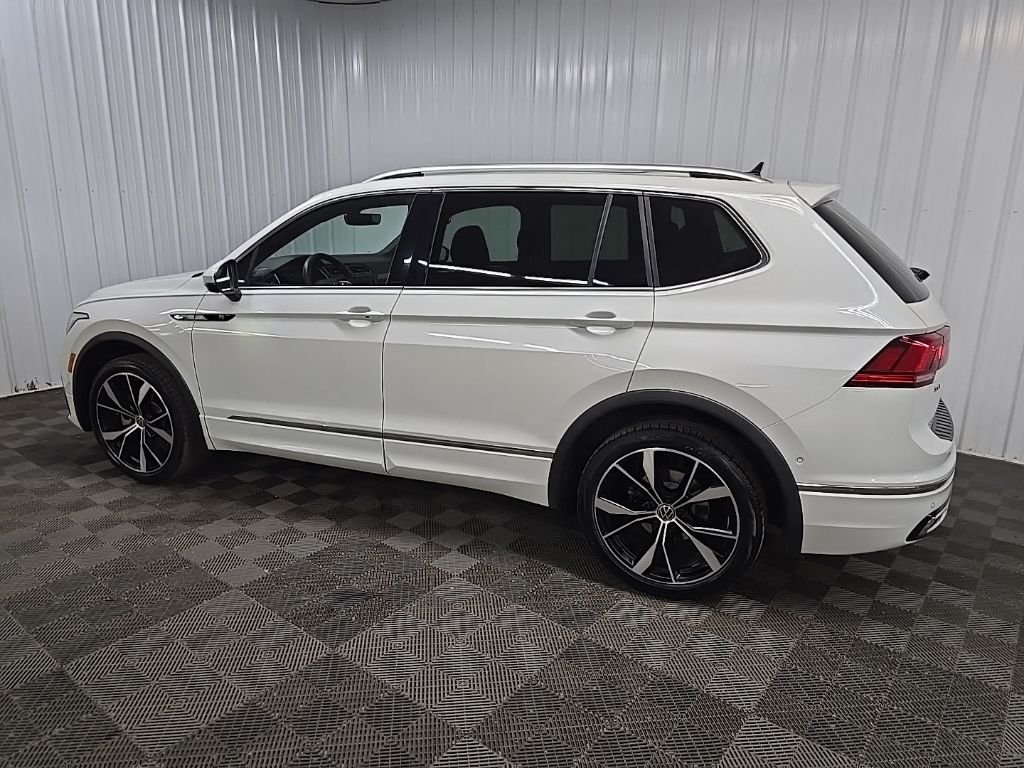 Used 2024 White Volkswagen 2.0T SEL R-Line image 4