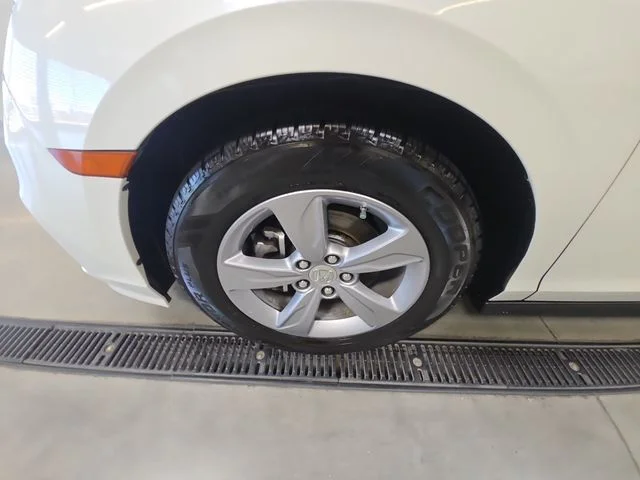 Used 2018 White Honda EX-L image 14