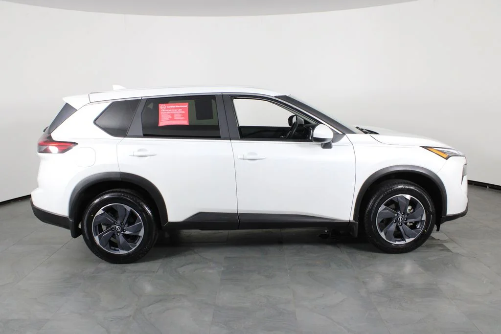 2024 Nissan Rogue SV - Photo 12