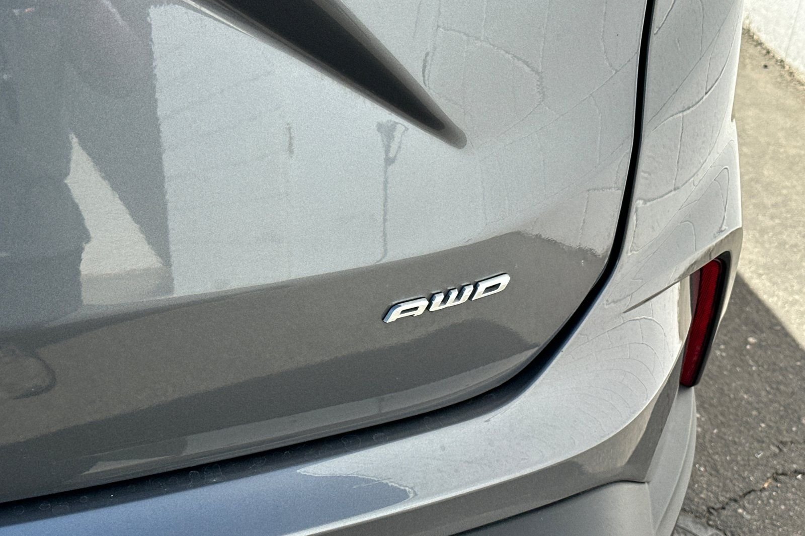 Used 2024 Gray Ford SEL image 31