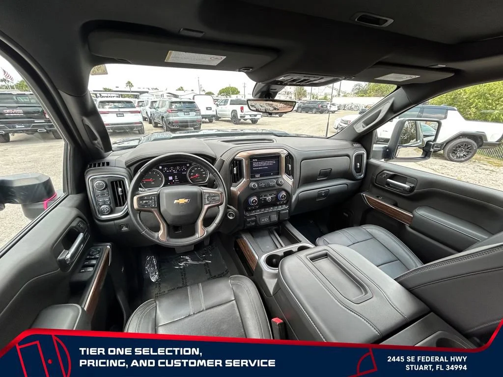 Used 2022 Mosaic Black Metallic Chevrolet High Country image 29