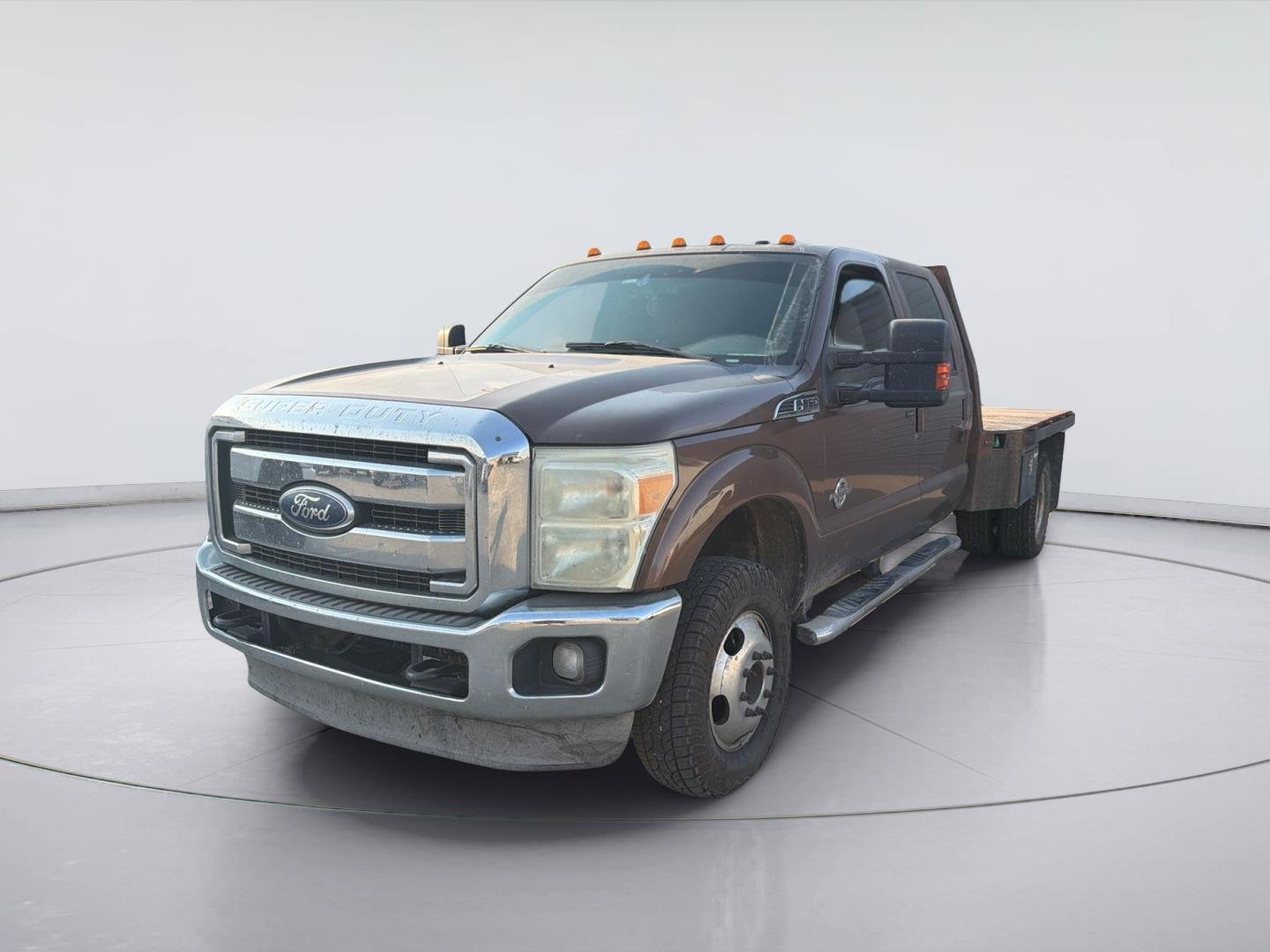 Used 2011 Golden Bronze Metallic Ford Lariat image 2