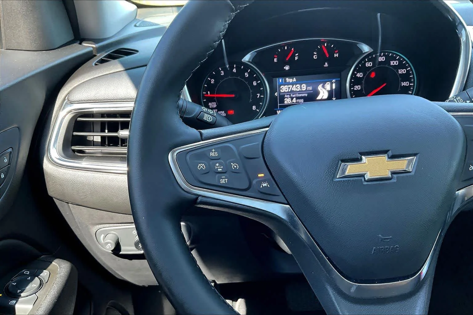 Used 2024 Summit White Chevrolet LT image 45