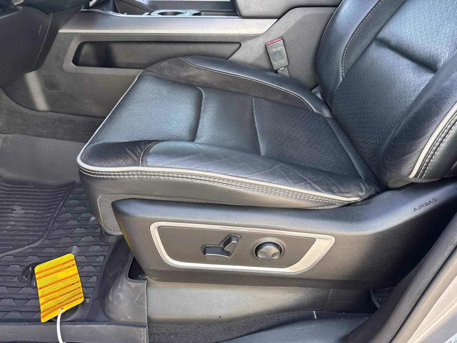 Used 2022 BILLET SILVER METALLIC CLEARCOAT Ram Laramie image 17