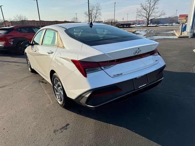 New 2026 White Hyundai Blue image 33