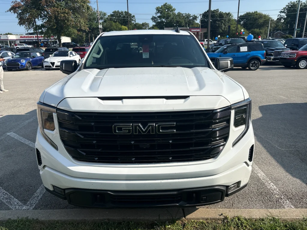 Used 2022 Summit White GMC Elevation image 3