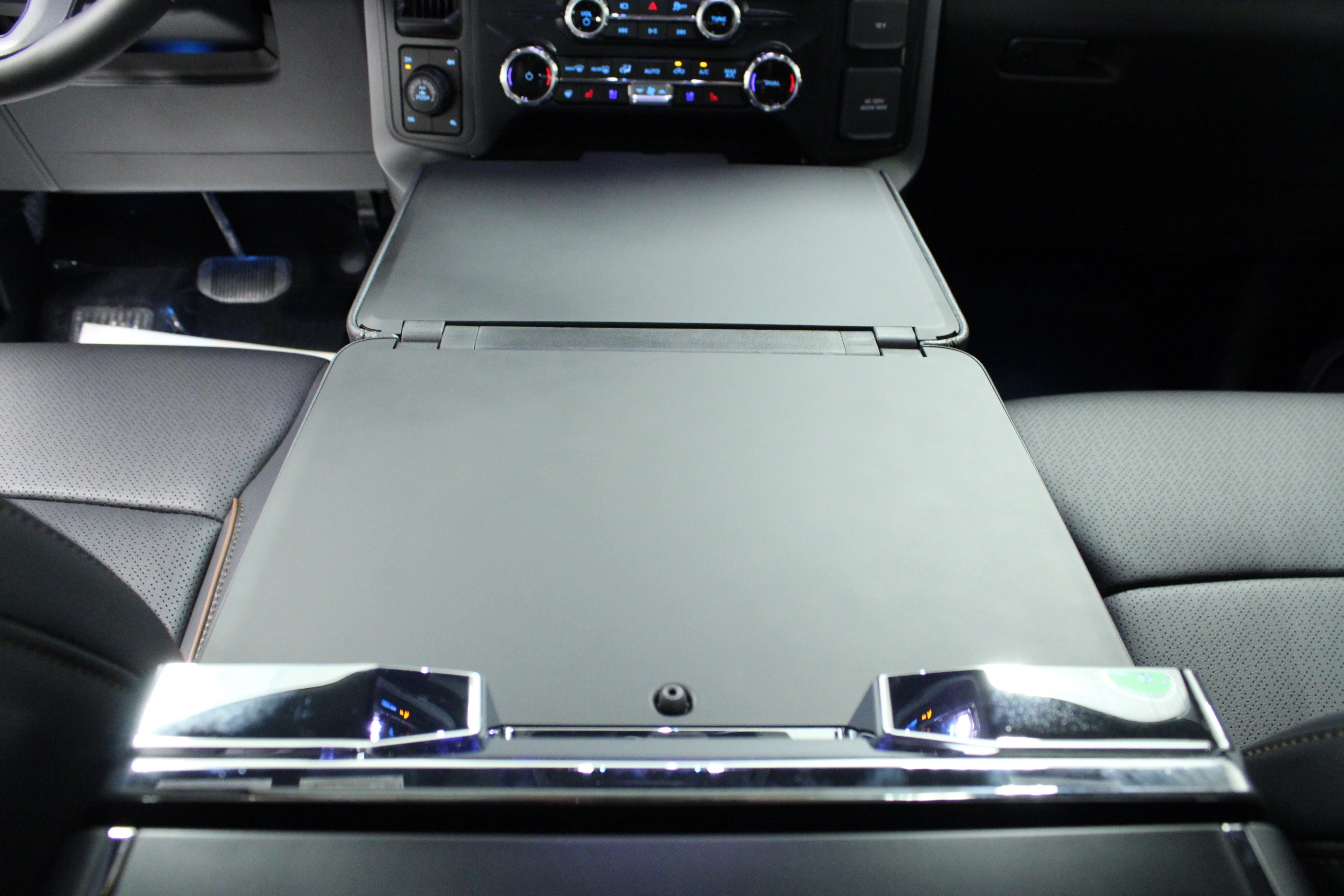 New 2026 Star White Metallic Tri-Coat Ford Lariat® image 20