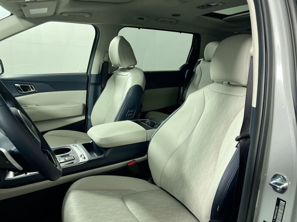 New 2026 Ceramic Silver Kia SX image 14