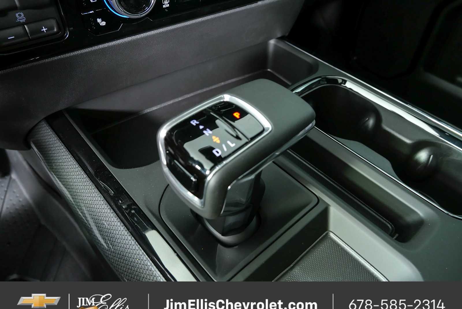 New 2026 Summit White Chevrolet ZR2 image 18