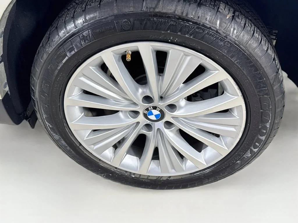 Used 2016 Mineral Silver Metallic BMW xDrive40e image 43