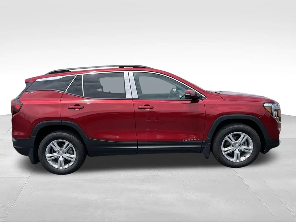 Used 2022 Cayenne Red Tintcoat GMC SLE image 30