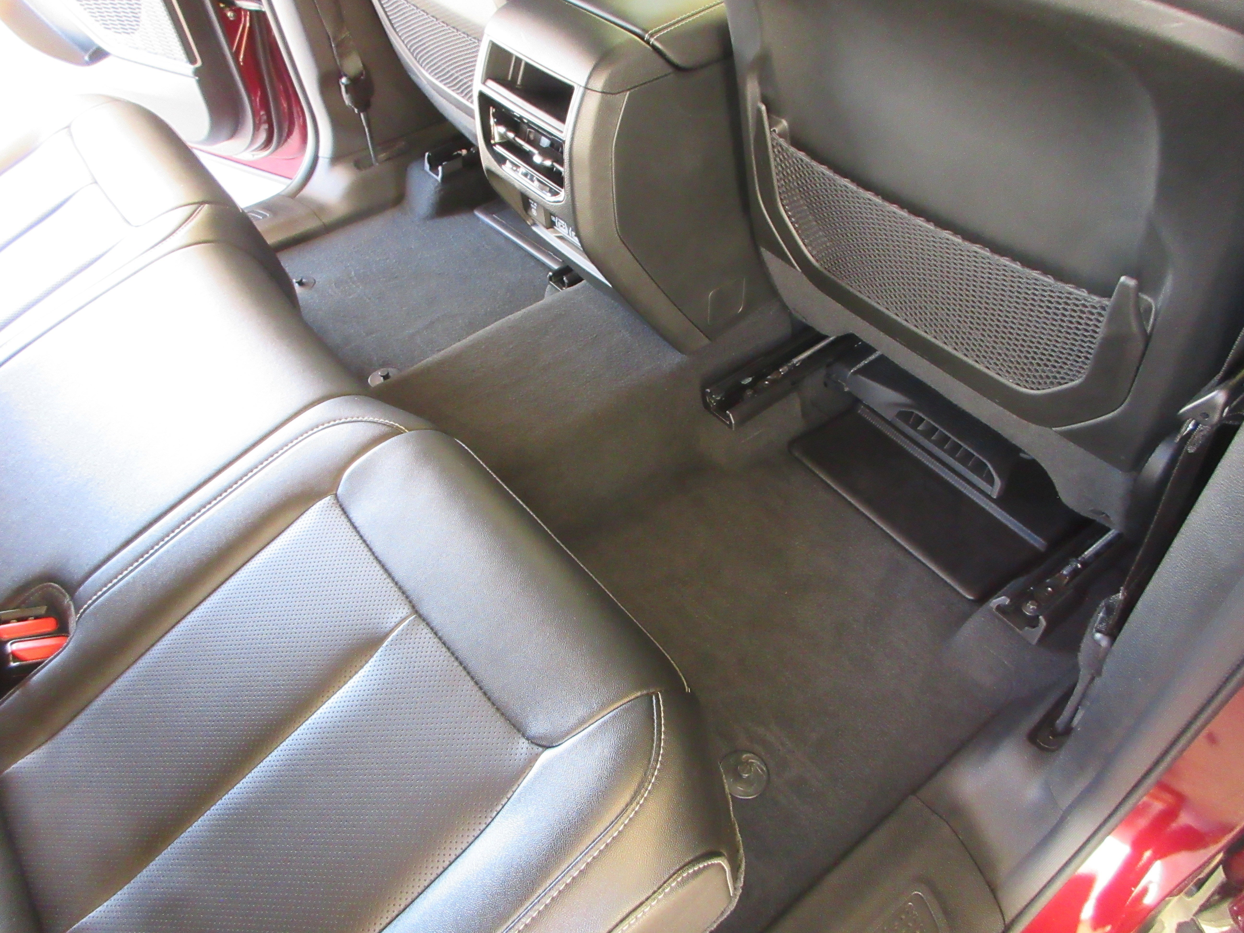 Used 2024 Velvet Red Pearlcoat Jeep Limited image 21