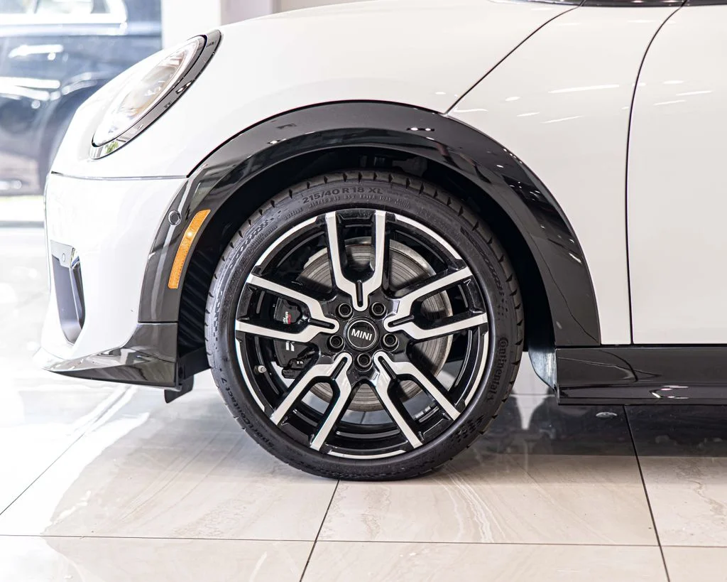 Used 2026 White MINI Signature Plus image 8