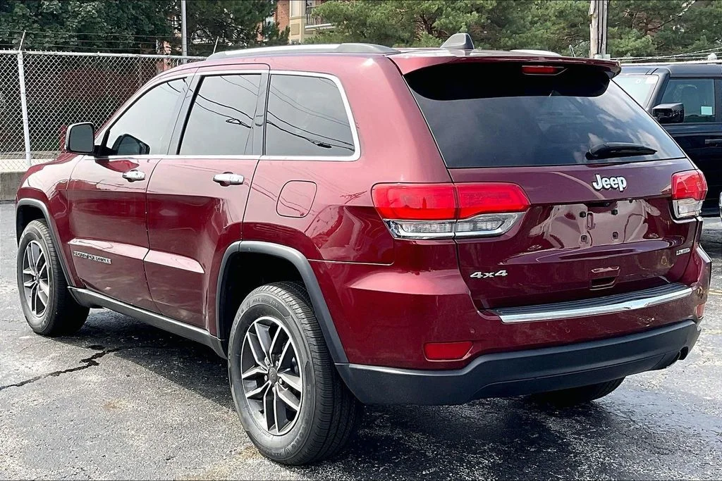Used 2019 Red Jeep Limited image 10
