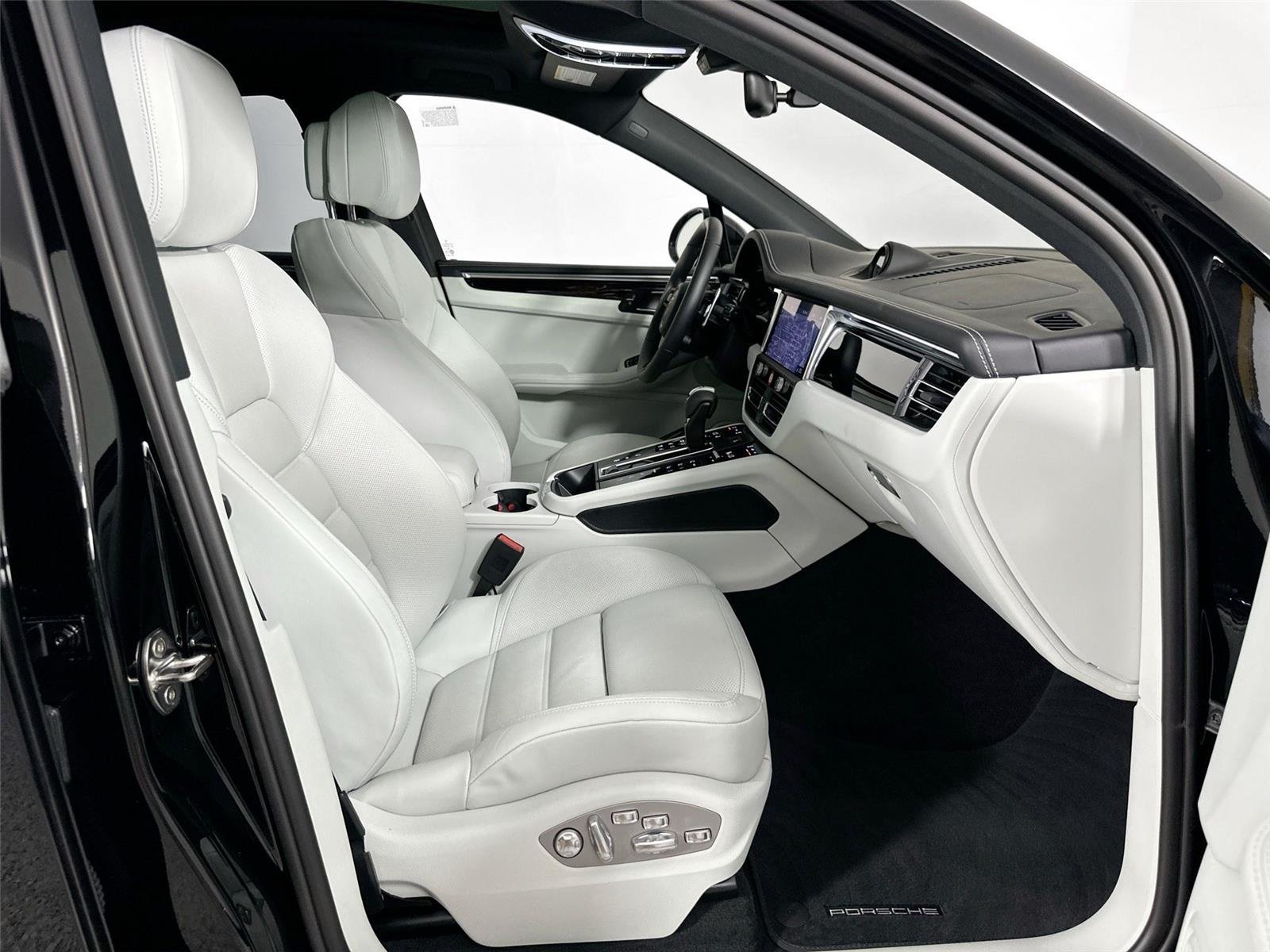 2024 Porsche Macan Base - Photo 21