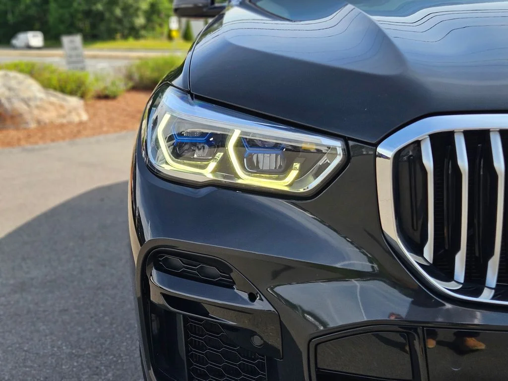 Certified Used 2022 Black Sapphire Metallic BMW xDrive40i image 9