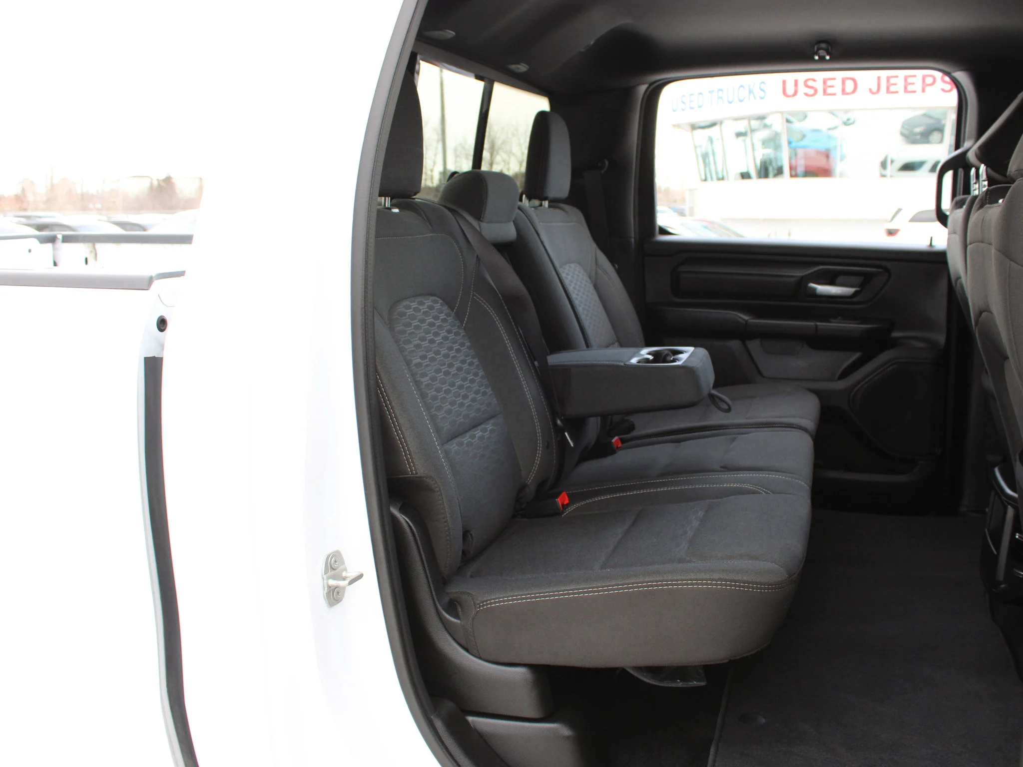 Certified Used 2025 White RAM Tradesman * No Accidents | Android Auto | Adaptive Cruise | Sport Appearance Package image 17
