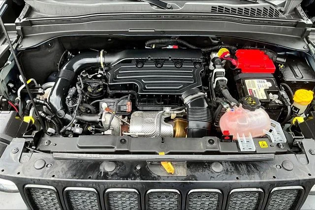 Used 2022 Blue Jeep Altitude image 28