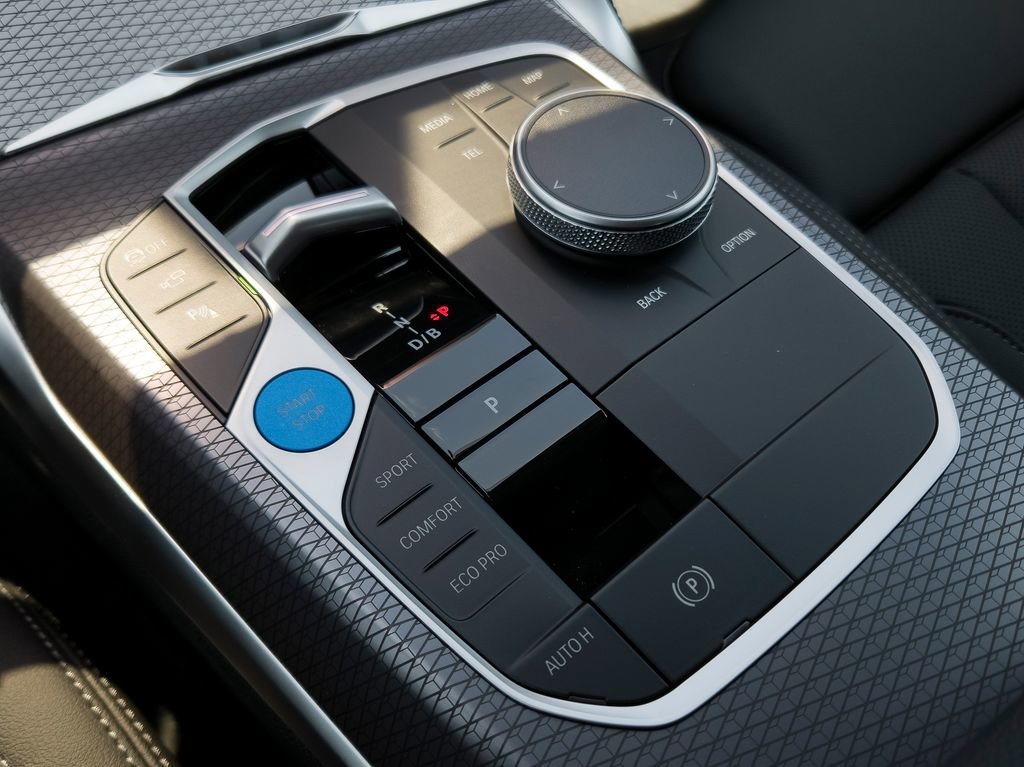 New 2026 Black Sapphire Metallic BMW xDrive40 image 10